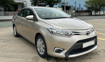 Mùi xăng thoát từ ống xả xe Toyota Vios khi khởi động có phải do hở bạc?